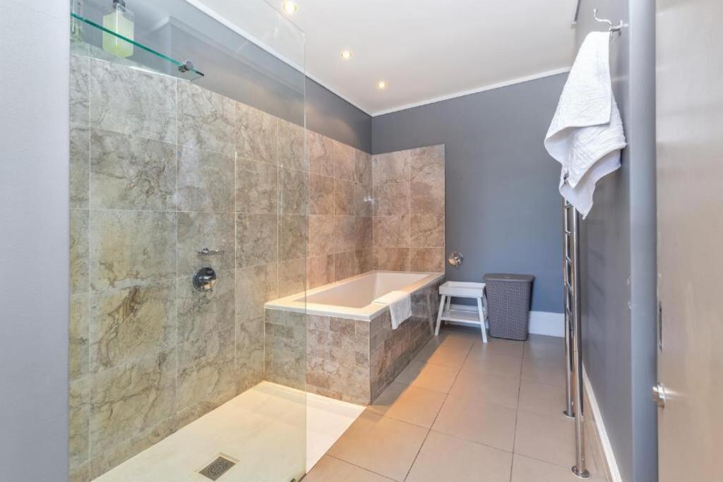 Deluxe Family Suite 105 Κνύσνα Εξωτερικό φωτογραφία